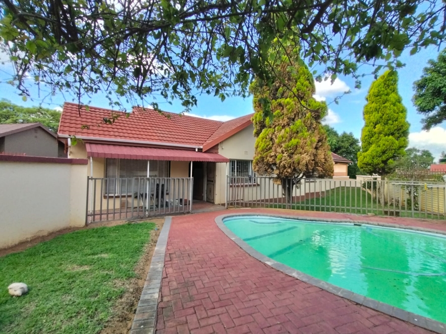 3 Bedroom Property for Sale in Geelhoutpark North West